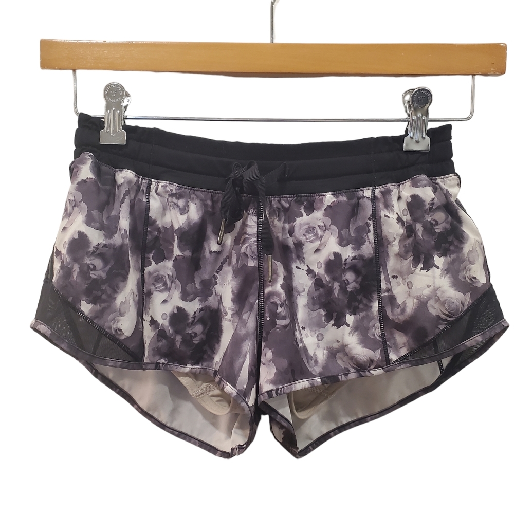 Lululemon Hotty Hot Floral Obscured Black Dusty Mauve Shorts Size 4 Black White